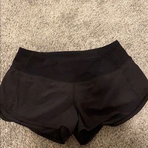very cute black lulu shorts